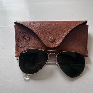 Ray-Ban Brown Sunglasses Classic Aviator Design